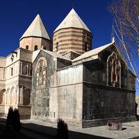 Monasterios armenios de Irán